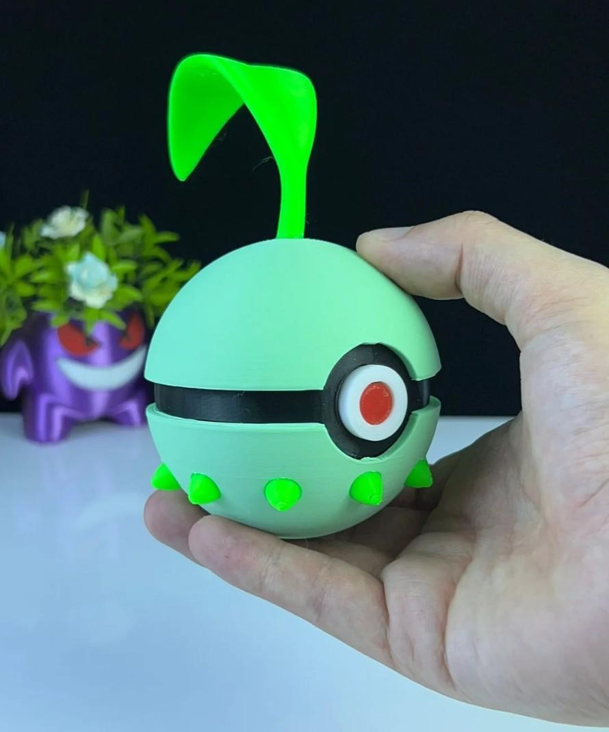 Chikorita Inspired Pokéball Collectible | 3D Printed Premium Display Ball | Anime Desk Decor | Unique Gift for Pokémon Fans | Smooth Open Mechanism